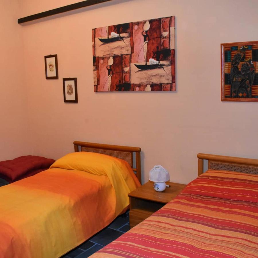 Lequio Tanaro La Casa Di Enzo Bed & Breakfast エクステリア 写真